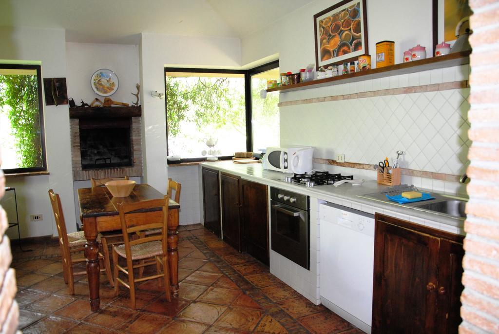 La Casa Degli Elfi Villa Manziana Buitenkant foto